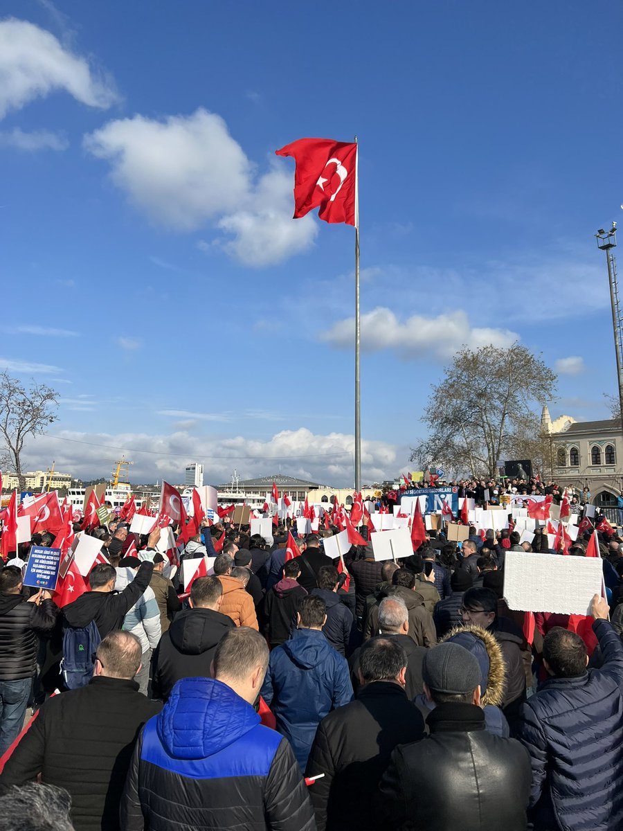 turguttektek's tweet photo. #Rıht��mdaStajFırtınası #StajİçinKadıköydeyiz Kadıköy’de hak aradık ! Ne mutlu bizlere ✊🏻♥️   #StajOcakta @vedatbilgn @eraycev #StajyerVeCıraklaraAdalet #stajyer @gonulborann 🙏🏻 @STAJMADURLARID1 https://t.co/QzRSntjgB0