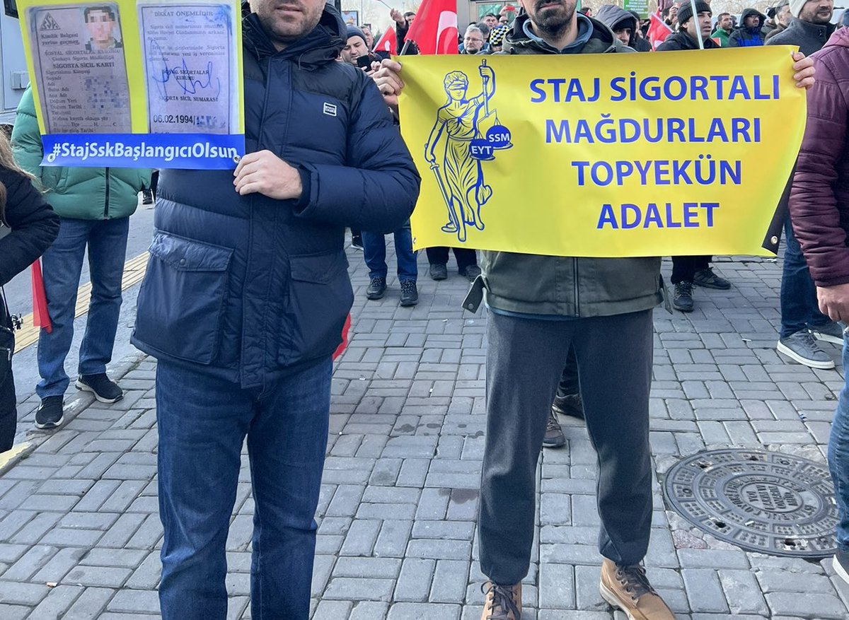 turguttektek's tweet photo. #Rıht��mdaStajFırtınası #StajİçinKadıköydeyiz Kadıköy’de hak aradık ! Ne mutlu bizlere ✊🏻♥️   #StajOcakta @vedatbilgn @eraycev #StajyerVeCıraklaraAdalet #stajyer @gonulborann 🙏🏻 @STAJMADURLARID1 https://t.co/QzRSntjgB0