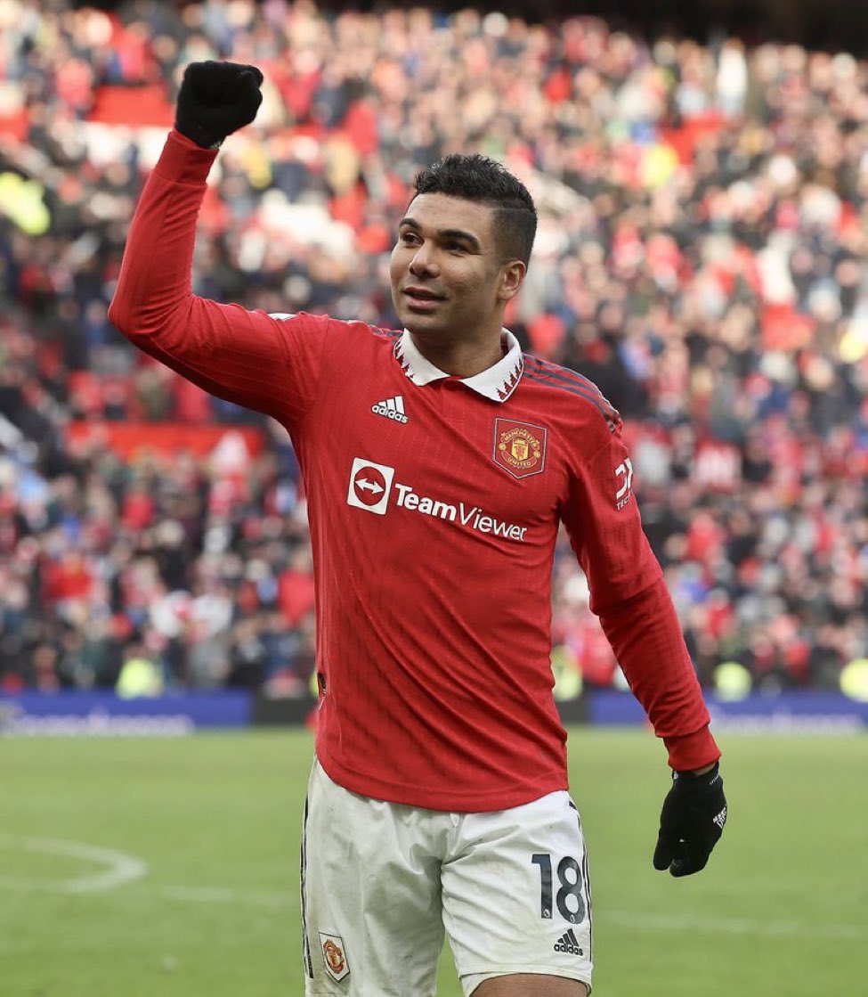omar_alshbrm's tweet photo. لو كان هناك لاعب في مانشستر يونايتد يتم شكره من الجماهير فسيكون ( كاسميرو ) !

لاعب اعاد التوازن لوسط ميدانهم واضافه له القوة والصلابة التي كان يفتقدها مانشستر في اخر السنوات .. https://t.co/qJ6BLuvMfx