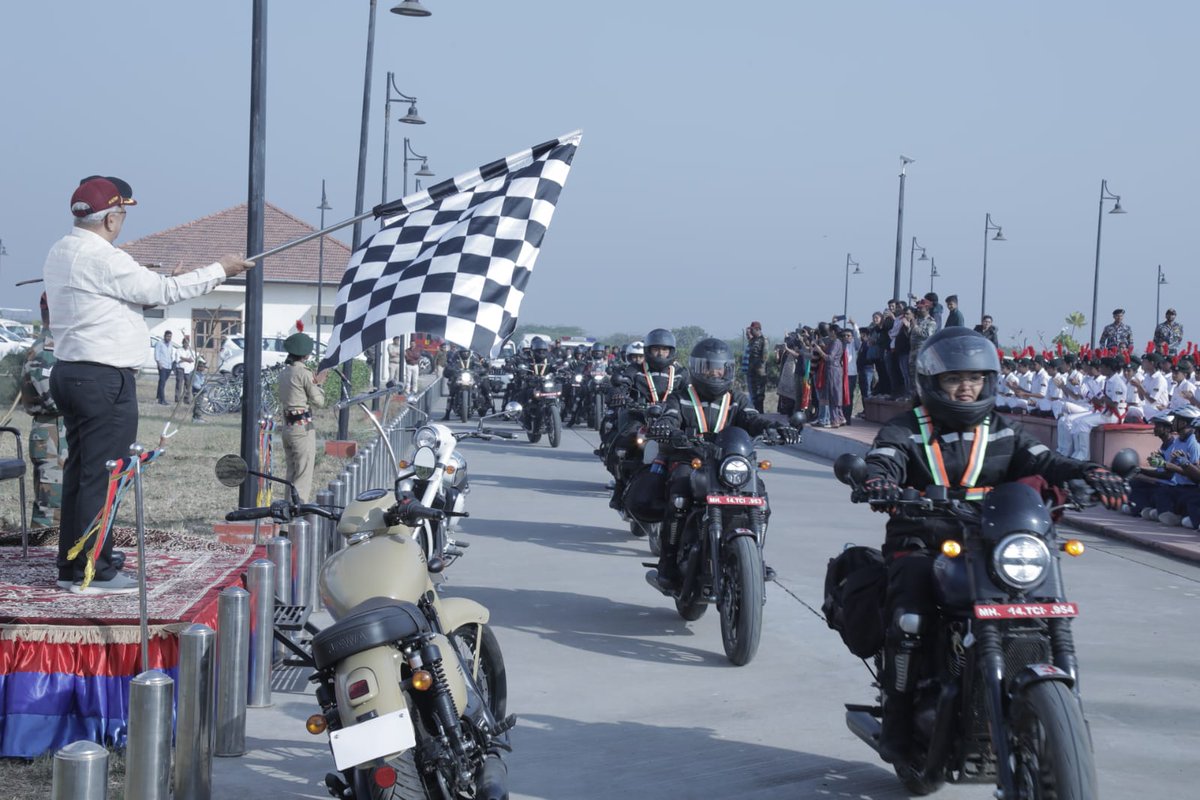 pruthaaa_patel's tweet photo. #NCCJawaMotorcyclerally showcasing #AtmaNirbharBharat ka SALT SE SOFTWARE ka Safar flagged off by H'ble Min for Fin, Energy &amp; Petrochemicals from Dandi. Ab DILLI dur nahin.
@HQ_DG_NCC
@DefencePRO_Guj
@GovernorofGuj
@ArvindKapoorTYG
@NCC_Dte_Gujarat
@jawamotorcycles
@yezdiforever https://t.co/5wuVmFbv8P