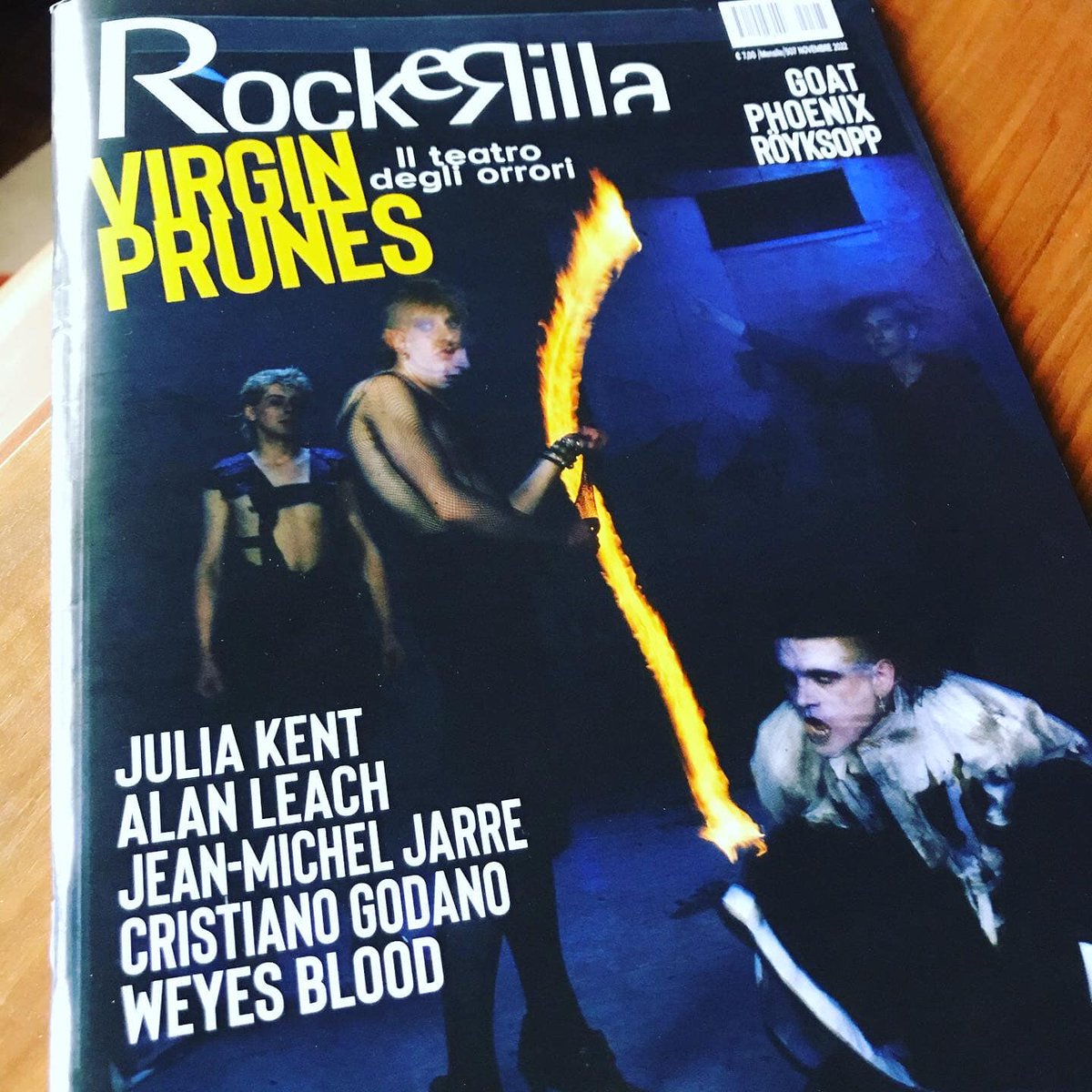 Raintrain_press's tweet photo. ✨🇮🇹 Quelques mots à propos de Missing Island de @snowdropsmusic dans la revue italienne #rockerilla https://t.co/iuTPwp88mk 🙏🏼 Vinyl &amp; Digital via @injazerorecords : https://t.co/ORLG6QpQEb https://t.co/I8NB10HNF2