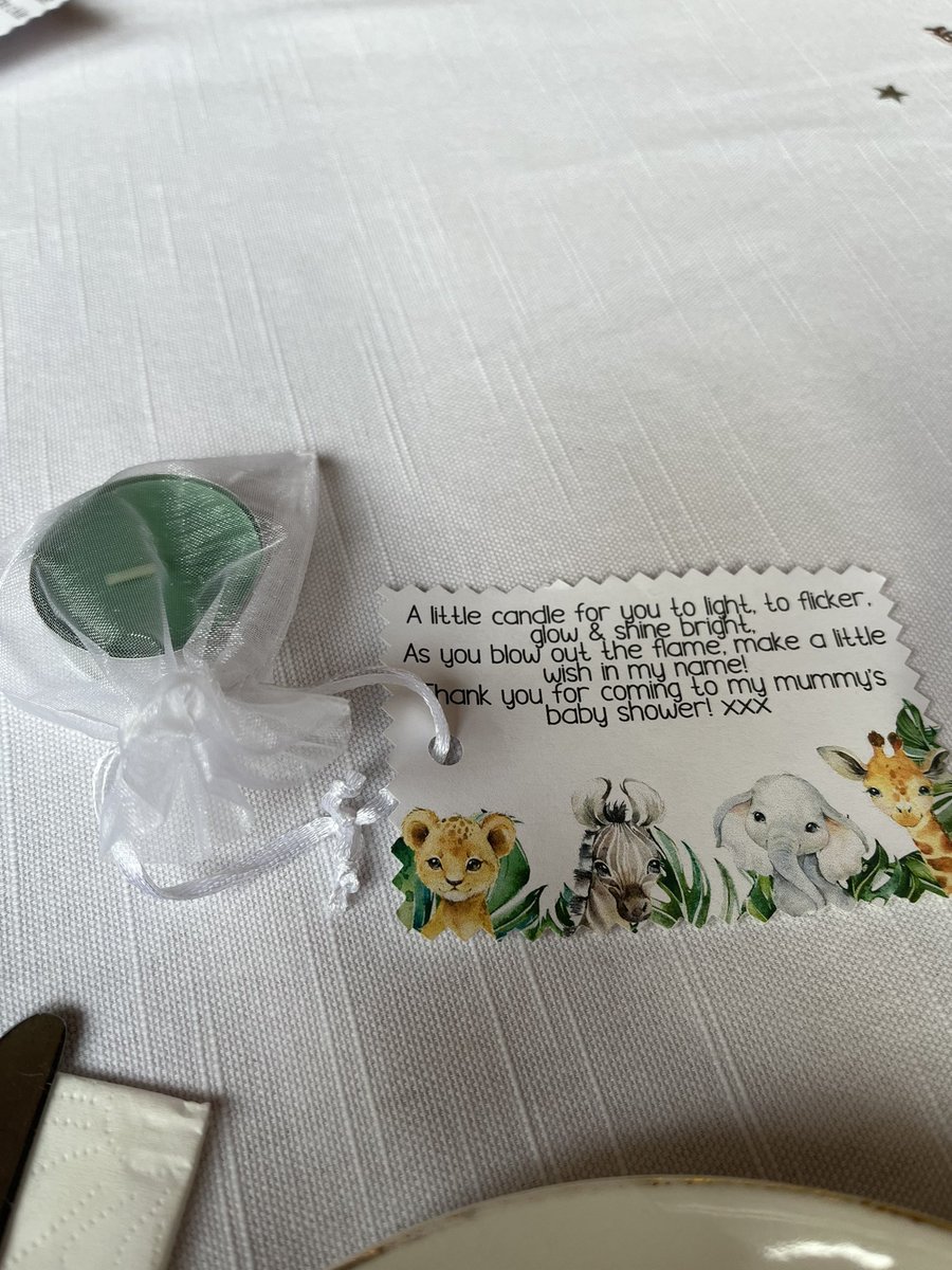 jemima379's tweet photo. @HampshireTrish @vinopatrol I’ve been for afternoon tea for a friends baby shower, and am now off to the pub to catch up with a friend who is home from Australia https://t.co/JRBD6TUw1M