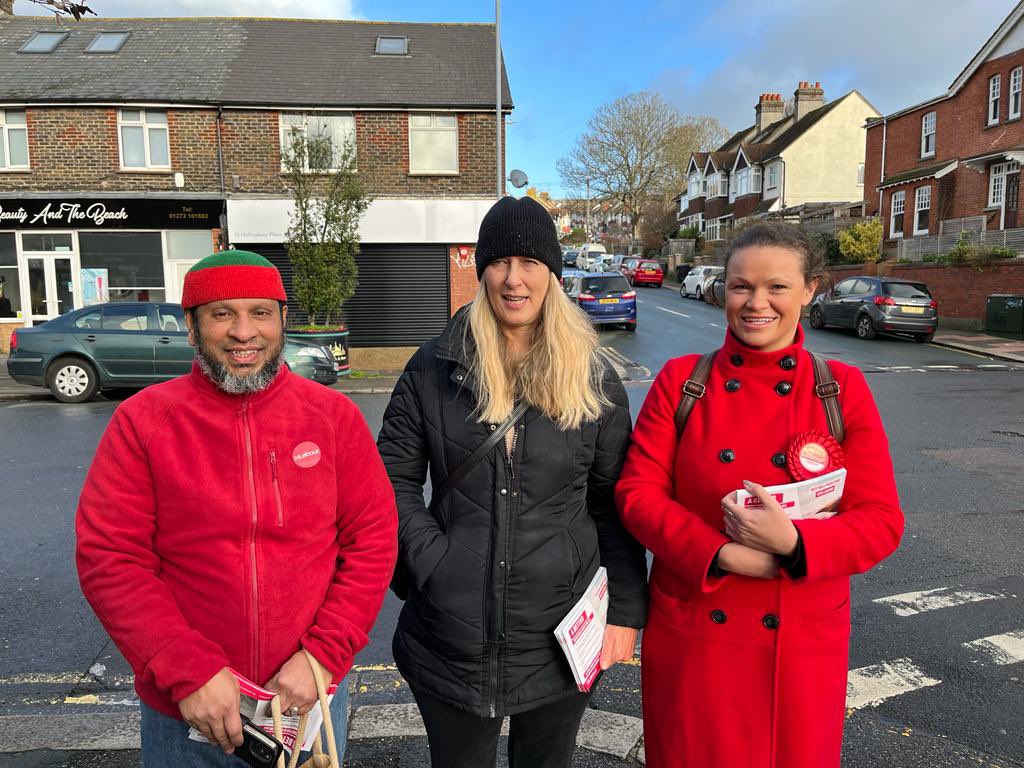 Come rain or shine, Labour in #Brighton & #Hove has kicked off its campaign for the local elections in May. 

I’ve loved speaking to residents across the City over the past fortnight, rounded off with a galvanising session with @PavilionLabour’s women’s branch just now🌹🌹🌹