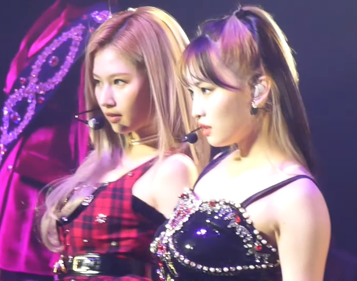 eloieygwn's tweet photo. ladies and gentlemen, minatozaki sana and hirai momo. https://t.co/evcWwl2MYF