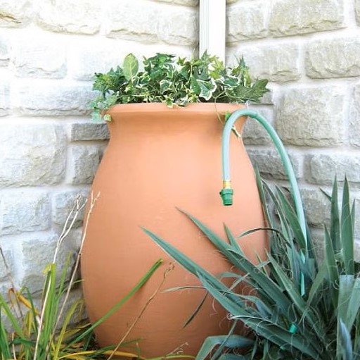 rwatersolutions's tweet image. Beautifully designed and easy to use - the Agua Decorative 190 Litre Water Butt is here to make gardening easier than ever! 🌿 #WaterButt #savewater #water #waterbutt #gardening #regentonne #garden #recycling
rainwatersolutions.co.uk/190l-agua-clay…