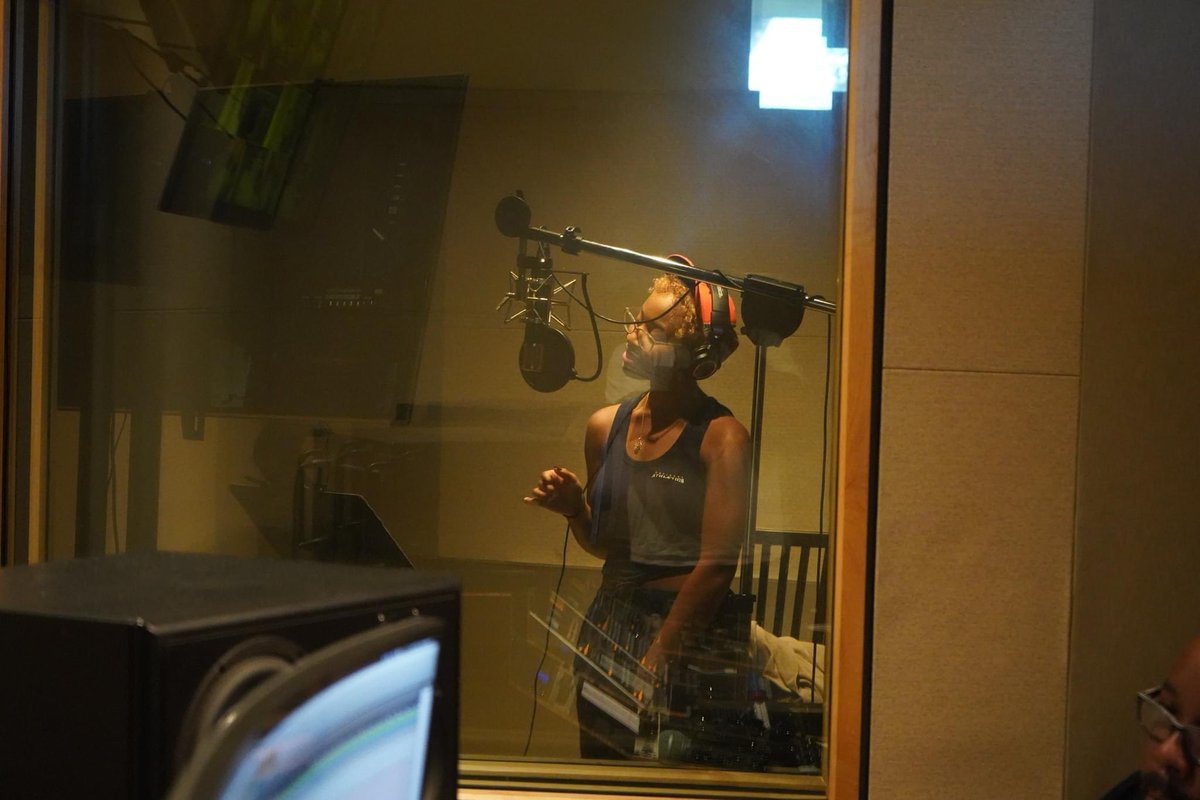 trinitialanna's tweet image. Behind the scenes of Loveso.me   songwhip.com/trinitialanna/…