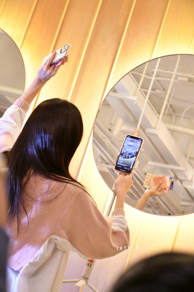 JKF...🪐 tweet media