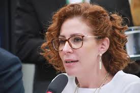 NP__Oficial's tweet photo. 🚨Grave:
Cássia Kis acusa Carla Zambelli de ser 'comunista infiltrada' https://t.co/7nAWnNHtFv