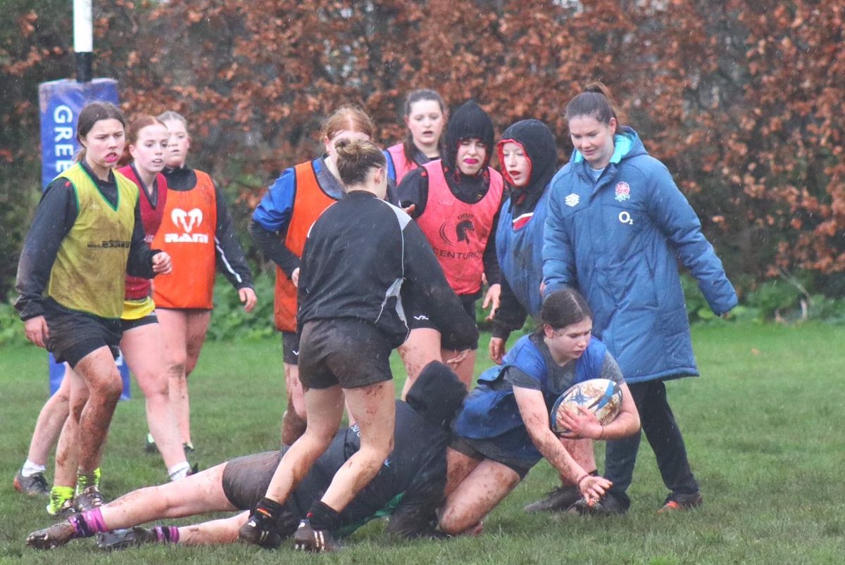 TeignmouthRugby's tweet image. It's been a great day for #girlsrugby.
We had the pleasure of @leanneriley189 joining us to coach some of our junior players.
It was good to see so many girls getting the opportunity to learn from Leanne's experience &amp;amp; be inspired. Thanks to everyone who made it happen.
⬛️⬜️🟥