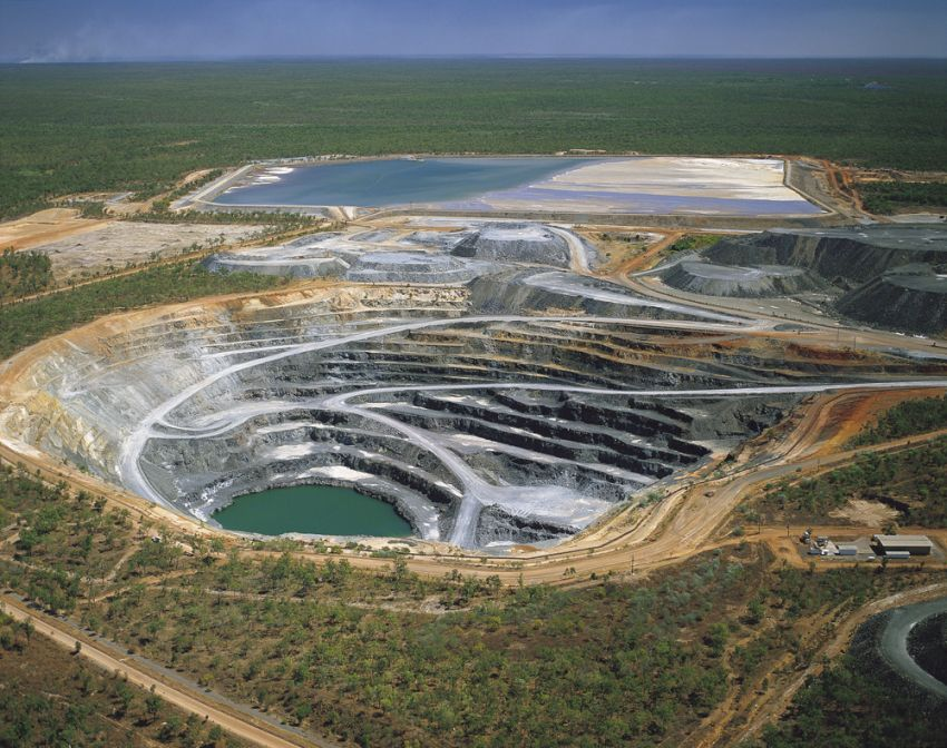 Encore du nouveau sur #Metawatt 📈🎉 !
Ajout de l'Uranium et du Zirconium ⚛️ dans le comparateur de resources avec l'ajout d'une nouvelle catégorie "Combustibles et carburants" 😊metawatt.fr/impact/resourc…