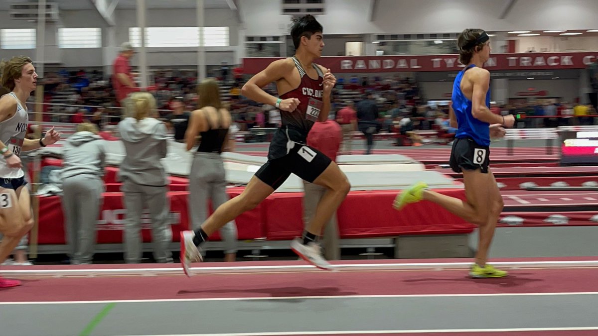 river_hardman_'s tweet photo. First meet of the season with a 1600m-4:27.09 (10th overall) and a 800m-1:57.81 (6th overall) and I got to meet Hunter Woodall and Tara Davis-Woodall. https://t.co/tXL0LdjiFT