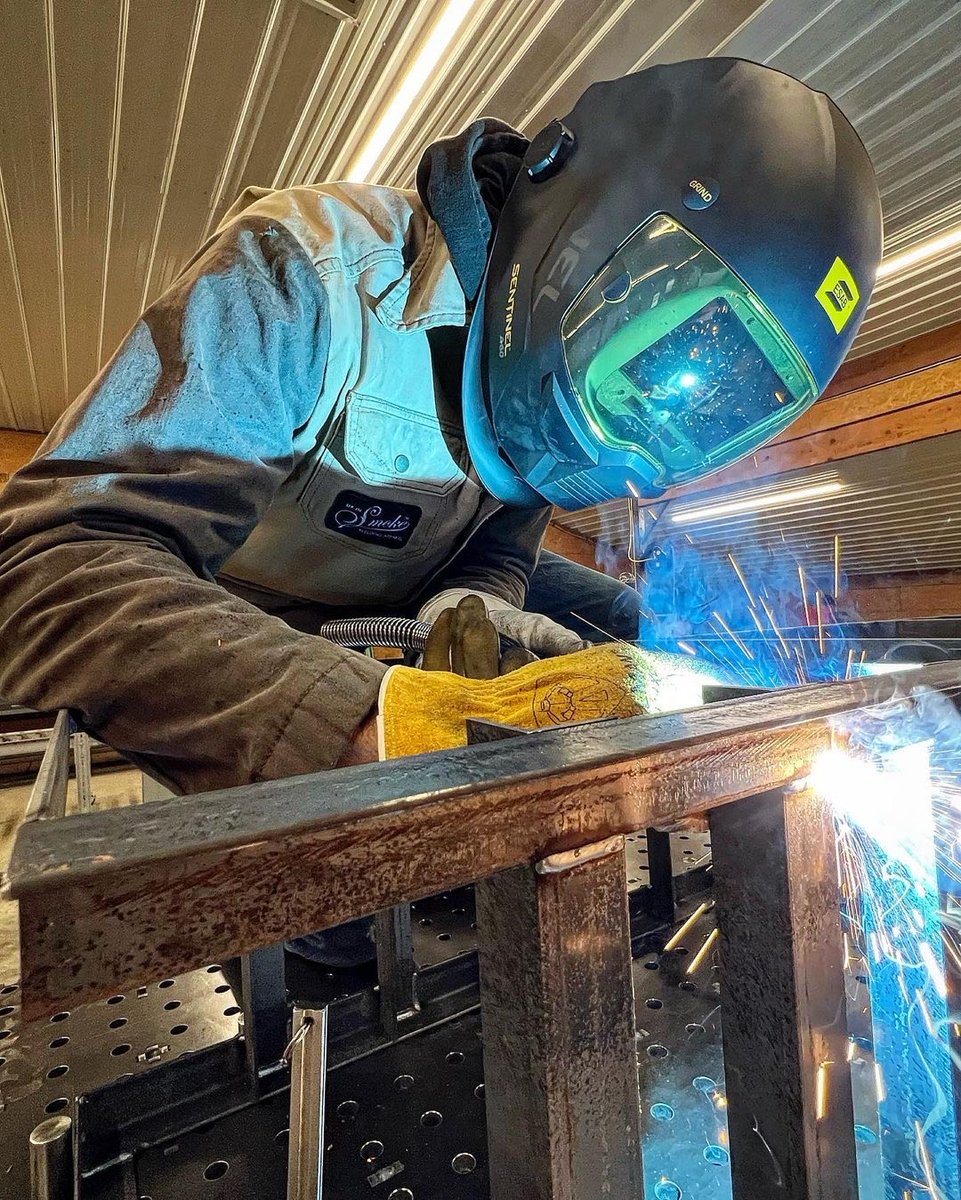 ESABGlobal's tweet photo. #SentinelSunday – in style. 😎 #TeamESAB member @sam.welds putting the new Sentinel A60 to work!
Get yours today: https://t.co/1n0VNupHiq https://t.co/AJdRUyTsom