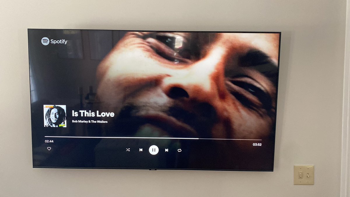 Want to feel instantly better about the world on a Sunday. @bobmarley has you covered