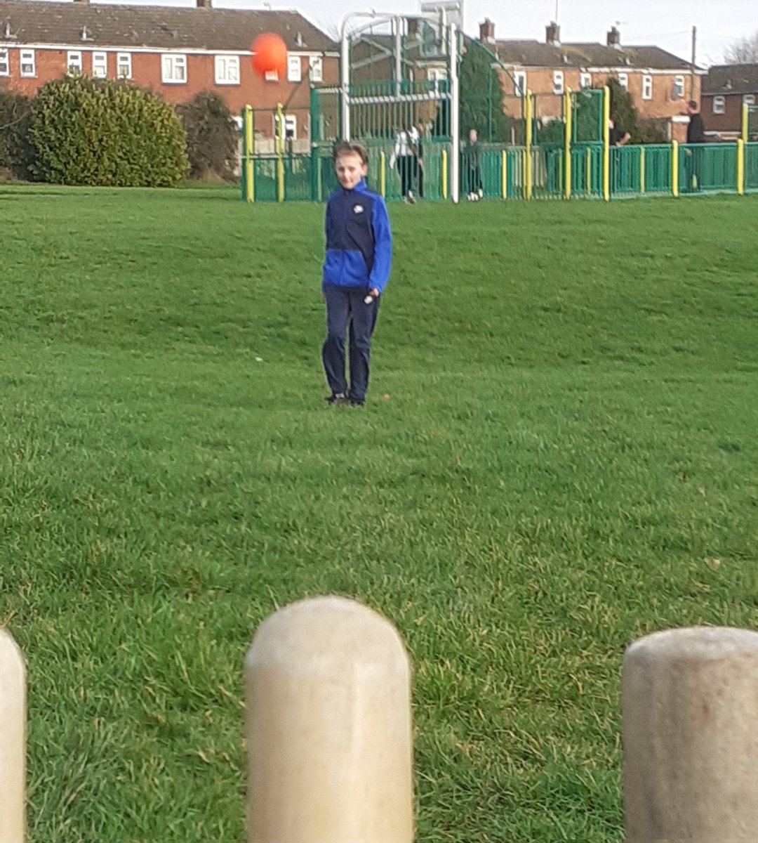 carlphillip83's tweet image. With club winter training back under way and the local field not so damp anymore.... #backtotraining #traininghour #practicemakesperfect #mrsporty