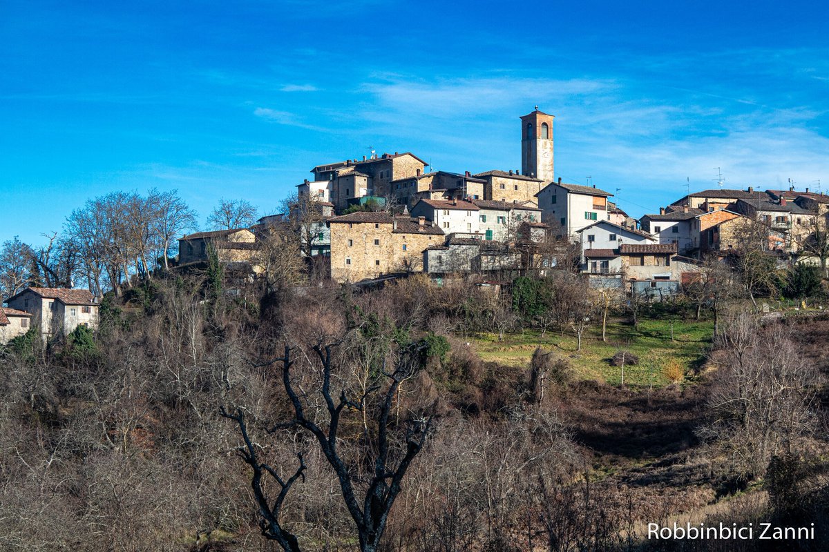 ModenaDintorni's tweet photo. Il piccolo borgo di #Monzone
Situato a oltre 700 metri s.l.m. è uno dei piccoli luoghi da venire a visitare nel nostro #Frignano 🥰
Ph Roberto Zanni https://t.co/prAw3qQoYO