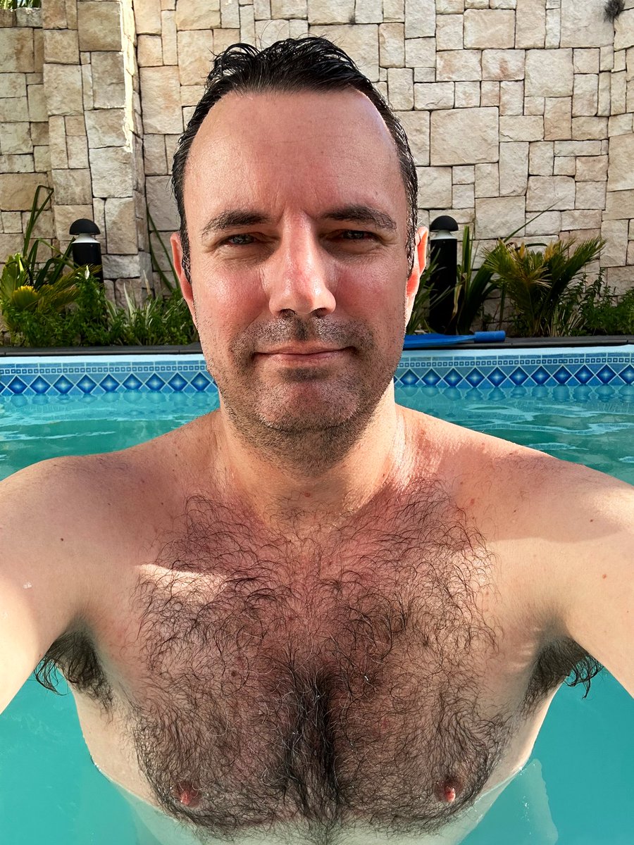 Muiser3000's tweet image. What could ever be a better way to cool off than a cold refreshing swim after a hot day?! 🥵🏊🏻‍♂️
