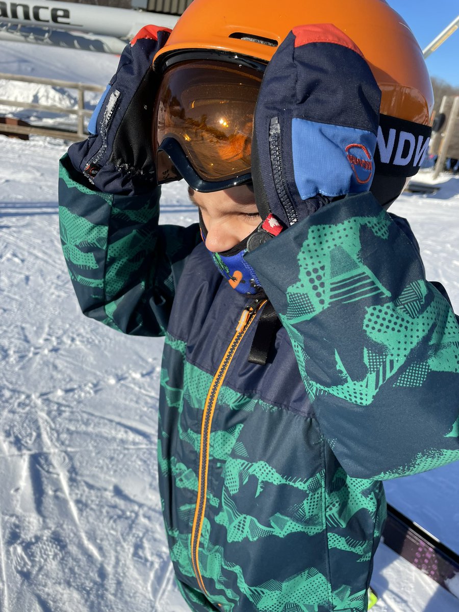 If you have small children that hit the slopes, I highly recommend you  🎤 &amp; record them on their trek down the hill. After they go to sleep, crack open a bottle of wine and get ready for some laughs 😂😂😂