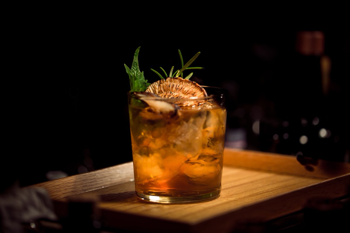 🍹 Saps com preparar el còctel ideal?

👌 Són molts els detalls que ens ajuden a conseguir una beguda de primera.

🧊 El mixer, la vaixella, el gel...

😍 Clica l'enllaç i descobreix tots els secrets de la mà de Jordi Castany i <a href="/royalbliss/">Royal Bliss</a>. ⬇️

🔗 ow.ly/v3YP50MoZGi