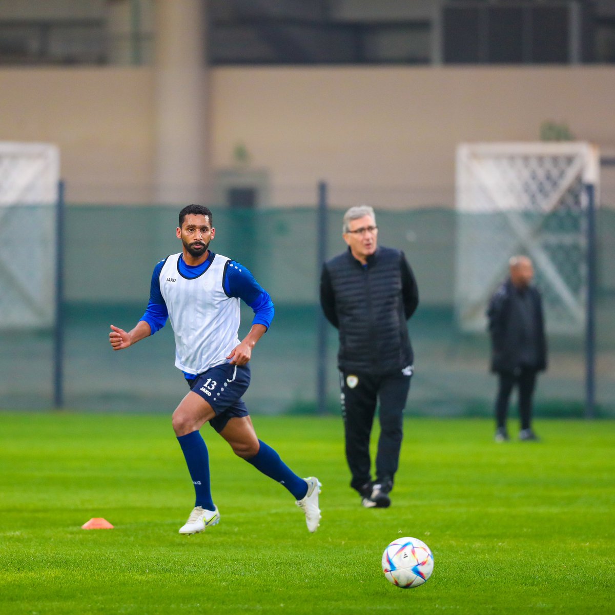 OmanFA's tweet photo. 📸 رجال "الأحمر" يُكملون جاهزيتهم لمواجهة نصف النهائي، بحصة مسائية على الملعب الفرعي لاستاد البصرة الدولي.
#خليجي25 #خليجي_زين25 https://t.co/qycDpe0XpX
