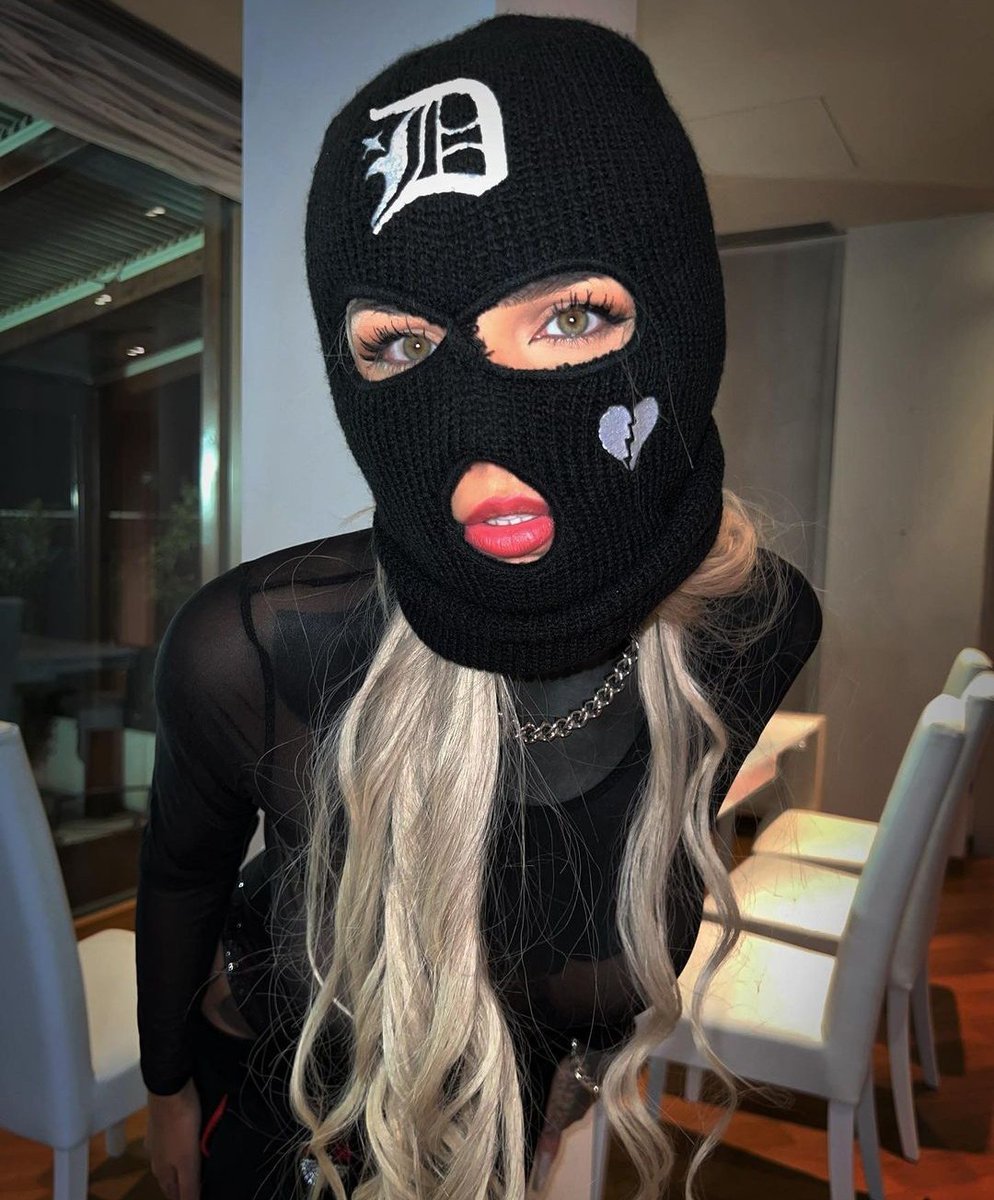 No one tell Aries that I actually do have nipples