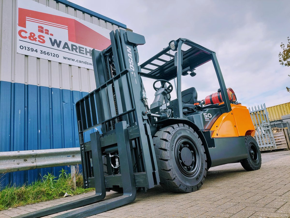 Are you looking for some to #store, move or fulfil #imports through the Port of #Felixstowe? We can help and we love what we do. Please do pick up the phone for a chat.  01394366120 (UK) #A14 #A12 #palletstorage