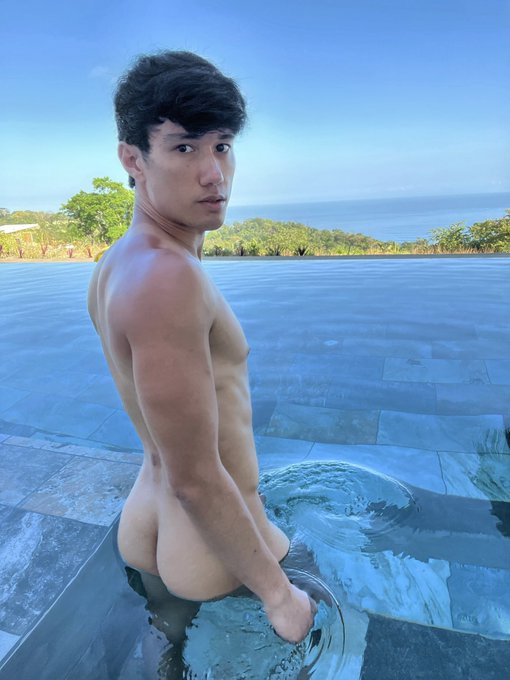 Hope you enjoy the view xoxo https://t.co/Iv74azJHr7