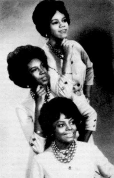 AFishyTale44's tweet photo. It is 62 years ago today that these 3 ladies (plus Barbara) signed their #Motown contract and #ThePrimettes officially became #TheSupremes this is their first official studio portrait as a trio (1962.) https://t.co/i6ODyduAzU