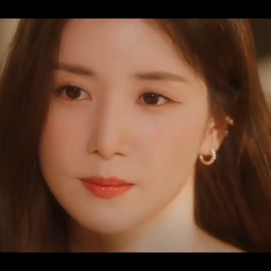 panda19april's tweet photo. OMG! CHOBOM from "You are the inspiration.. I will give you all reply.." are So Beautiful😭😭😭
#Apink @Apinkpcr @Apinkbm
#ParkChoRong #Chorong #Rong #Rongmama #bomi
#Bbom #HaenaMi #Chobom #panda https://t.co/aMfsiCYXkB
