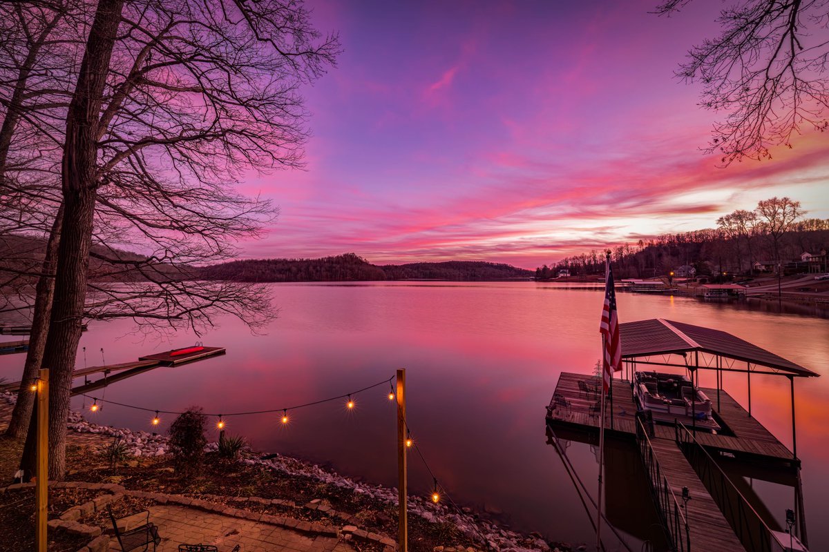 The view from the deck last week. 

#WesternKentucky #Kentucky #Sunset #LakeBeshear #TravelKy