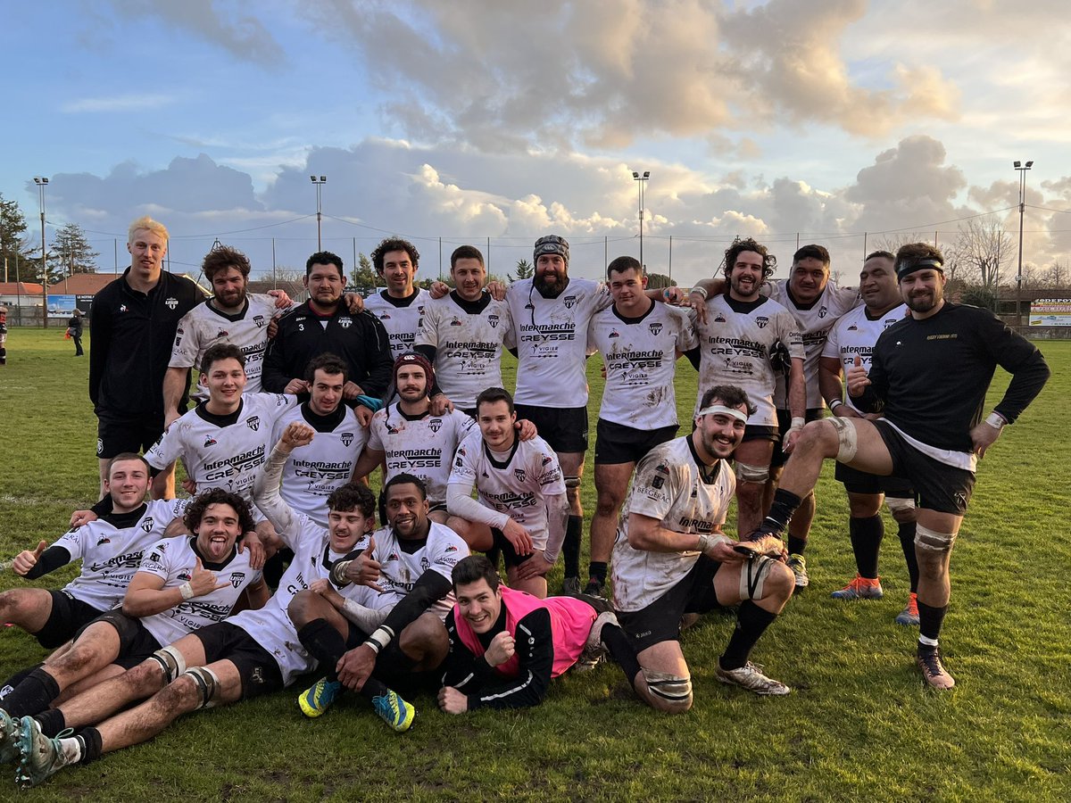 𝙑𝙄𝘾𝙏𝙊𝙄𝙄𝙄𝙍𝙀𝙀𝙀𝙀𝙀𝙀 😍

Grâce à une grosse 2ème période, notre équipe première s’impose 21-34 🔥

Il faudra continuer sur cette série de victoires dès dimanche prochain avec la réception de Nafarroa à Gaston Simounet 🏟️

Un grand bravo aux joueurs et au staff 👏