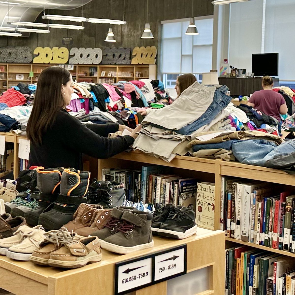 WestShoreSD's tweet image. CLOTHING SWAP: All members of the West Shore community are invited to join us at this year’s Clothing Swap. The event will kick off on TUESDAY, January 17 from 5-8 p.m., in the Cedar Cliff Library, and will run daily through Friday, January 20. #WestShoreStrong #PleaseShare