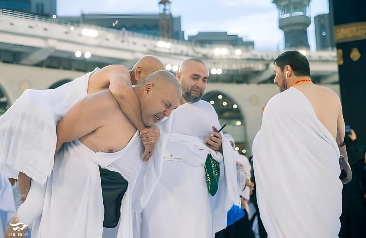 KawaedAr's tweet photo. الأب نعمة لايعوض ❤️

وَقُل رَّبِّ ارْحَمْهُمَا كَمَا رَبَّيَانِي صَغِيرًا 

وَاخْفِضْ لَهُمَا جَنَاحَ الذُّلِّ مِنَ الرَّحْمَةِ

وَبِالْوَالِدَيْنِ إِحْسَانًا ۚ https://t.co/jWyY5mEOGm