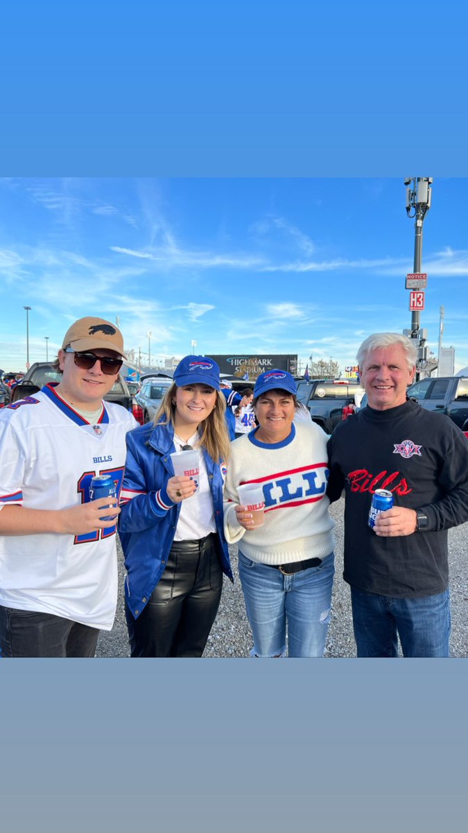 maggiesinclair0's tweet photo. @BuffaloBills @MillerLite Cheering loud and Proud from Buffalo Pound Lake, Saskatchewan   #BillsMafia https://t.co/r25yjeXg7b