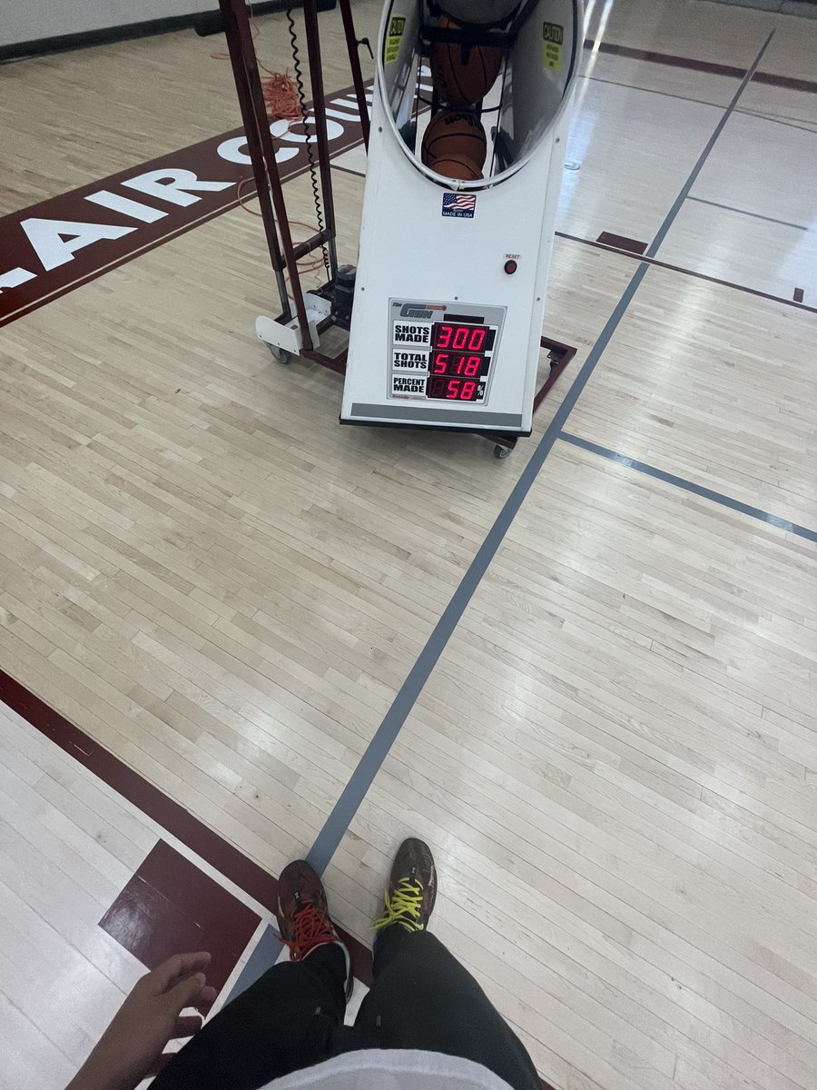 SydnePope's tweet photo. shot 100 shots in 5 spots made (300) out of 518 shots with (58%) in total. 🏀 https://t.co/N99QG5OiGm