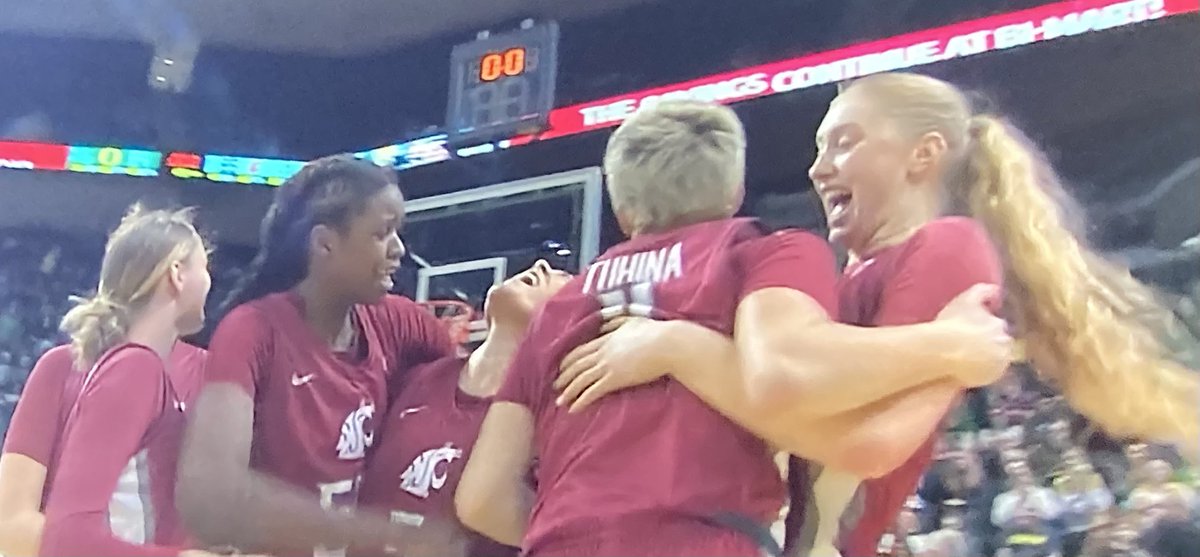 Coughouse's tweet photo. Cougs win 85-84 over #21 Oregon. #wazzu #gocougs https://t.co/an0qtu5KiH