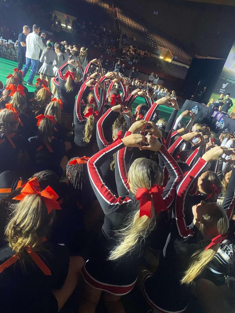 Congrats to <a href="/LCM/">ْ</a> Cheer on silver medal 4A D1 UIL Spirit Competition #409Proud #OCProud