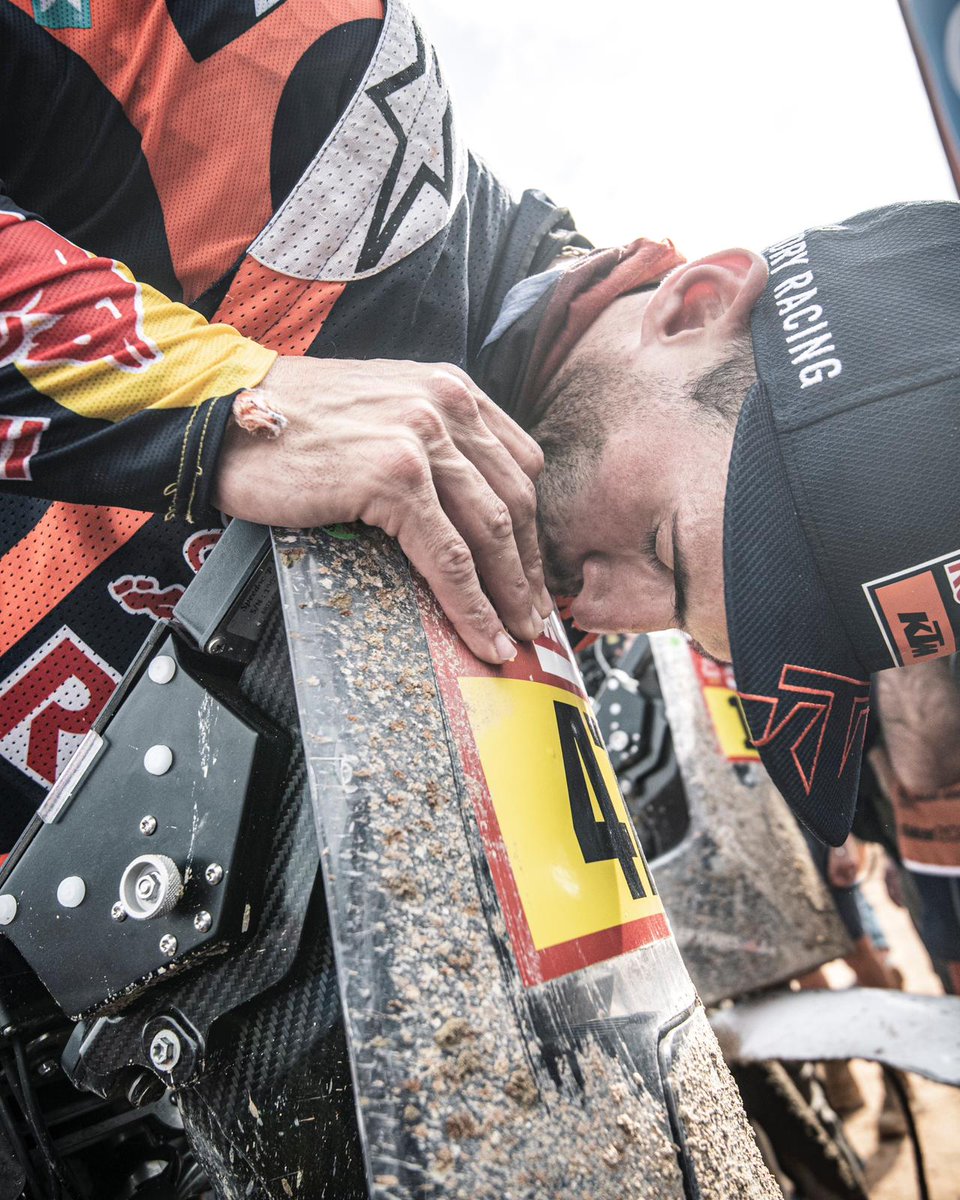 dakar's tweet photo. Images that will remain etched in the memory until next year. That's for sure! 💚🔥 #Dakar2023 https://t.co/suDhCznamj