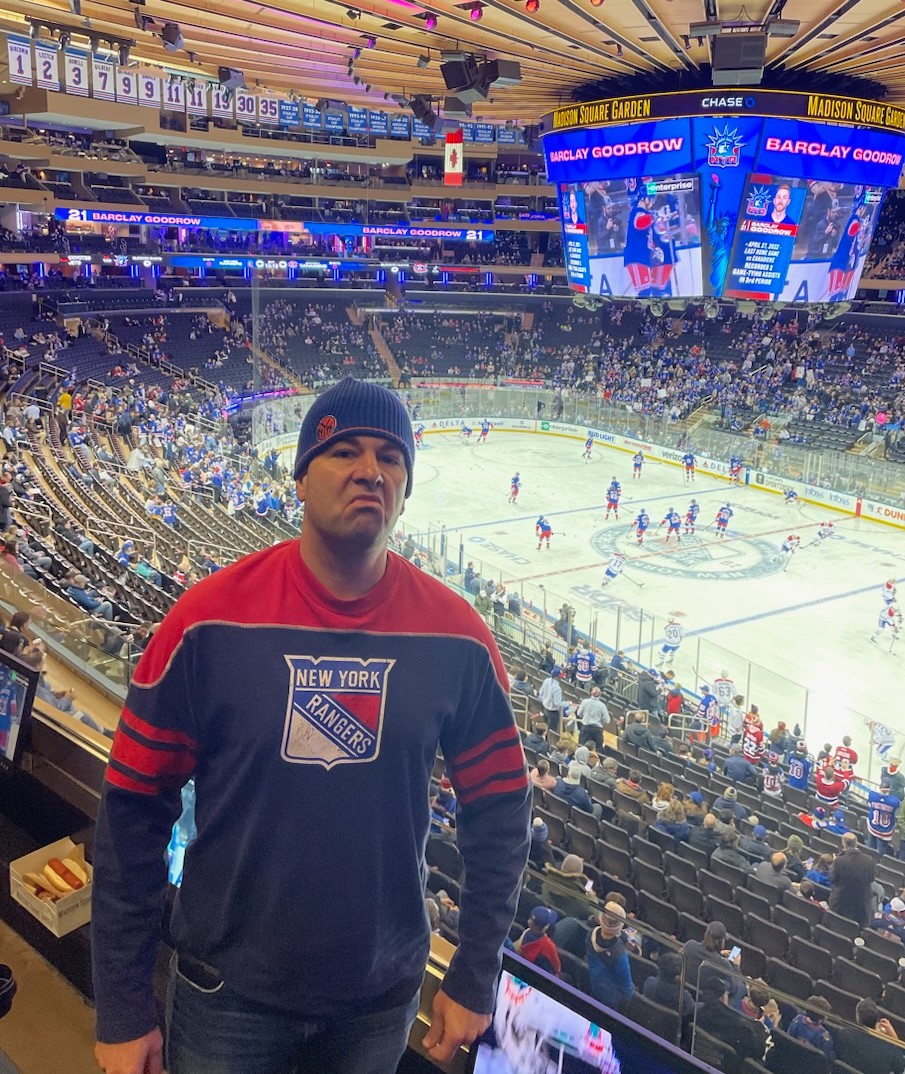 JimmyDee1974's tweet photo. Watching Rangers v Montréal, and some playoff football!
@NYRangers @CanadiensMTL #TagNation #MSG #NYR #NoQuitInNewYork #NFL #NHL https://t.co/kzYlLJnjLT