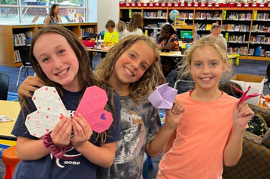 🌟The Smallest Crane Contest 2023! Ready to join us? Here are the rules and instructions!🌟- mailchi.mp/peacecraneproj…