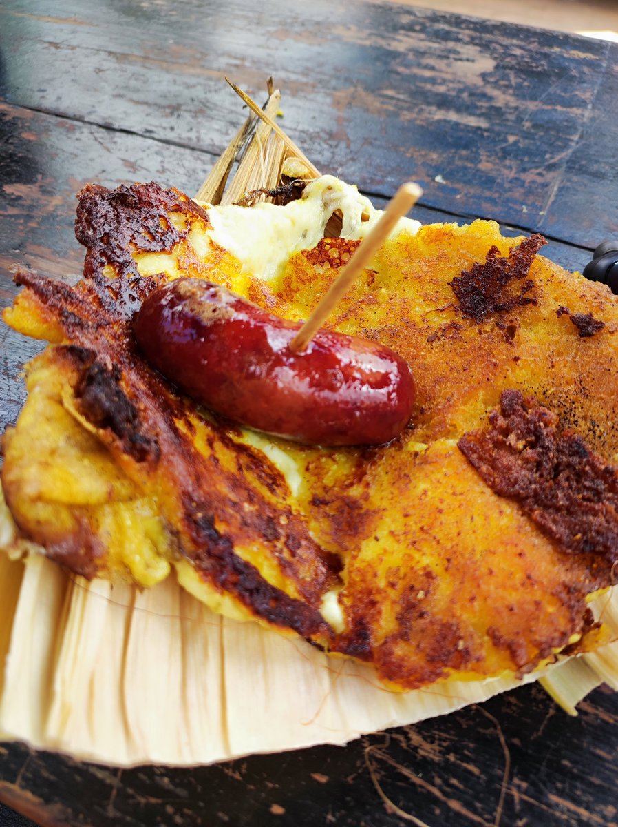 KattyBeltranOF's tweet photo. Has probado está delicia ? 
#arepachoclo #chorizoacaramelado #santander #Gastronomía #Colombia #comidatipica #MissUniverse https://t.co/ywzjcGL16v