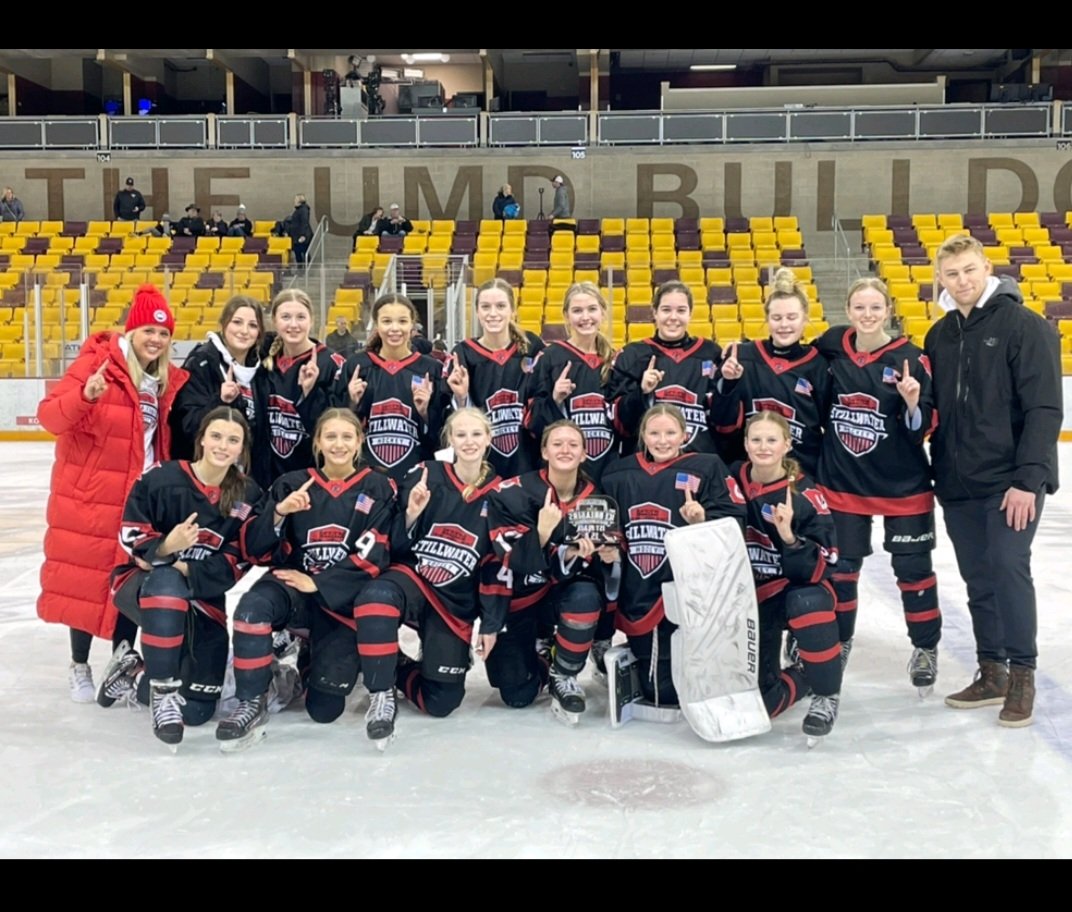 Stilly U15A Red tweet media