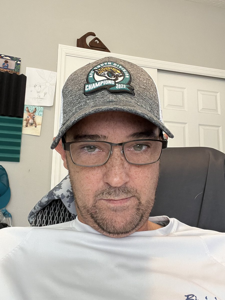 JMHessDesign's tweet photo. Nothing like a victory Sunday w some Alien Labs “Kryptochronic to ease my severe arthritis and hip implant pain I deal with everyday. BTW - my AFC South champs hat came in!!! #DUUUVAL  #Alienlabs #Trulieve #Kryptochronic https://t.co/S7lSaH76An