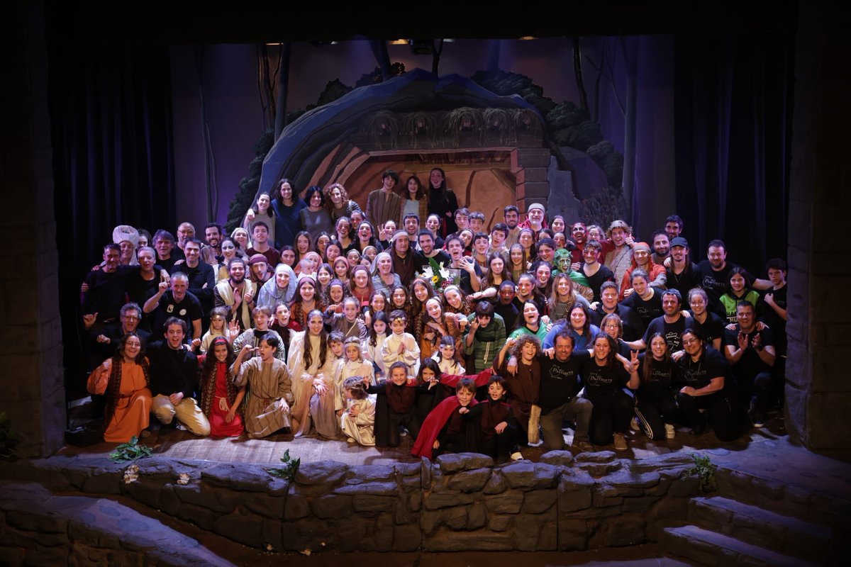 ESPECTACULAR!

Última funció de pastorets de Molins amb sold out. Molta emoció i passió dins d’aquesta gran familia. Sou molt grans! ♥️♥️♥️

ELS PASTORETS NO ES VEUEN, ES VIUEN!🔥

Ens trobem la temporada que ve, i si no ens veiem…ADEEEEEÉUUUUUU