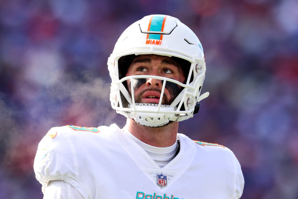 CBSSports's tweet image. No Tua Tagovailoa
Started 7th-round rookie QB
On the road
Were down 17-0
Had 24-20 lead
Ultimately lost 34-31

What an effort by the Dolphins today