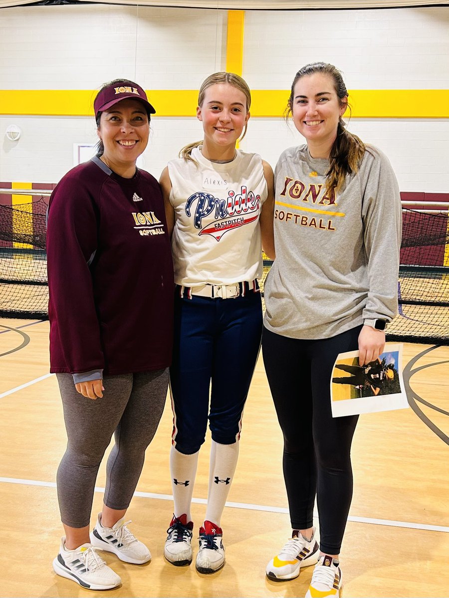 alexis_zaremba's tweet photo. Great feedback and time @IonaSoftball  with Coach T and her team! Thank you all! https://t.co/MhAS03LGul