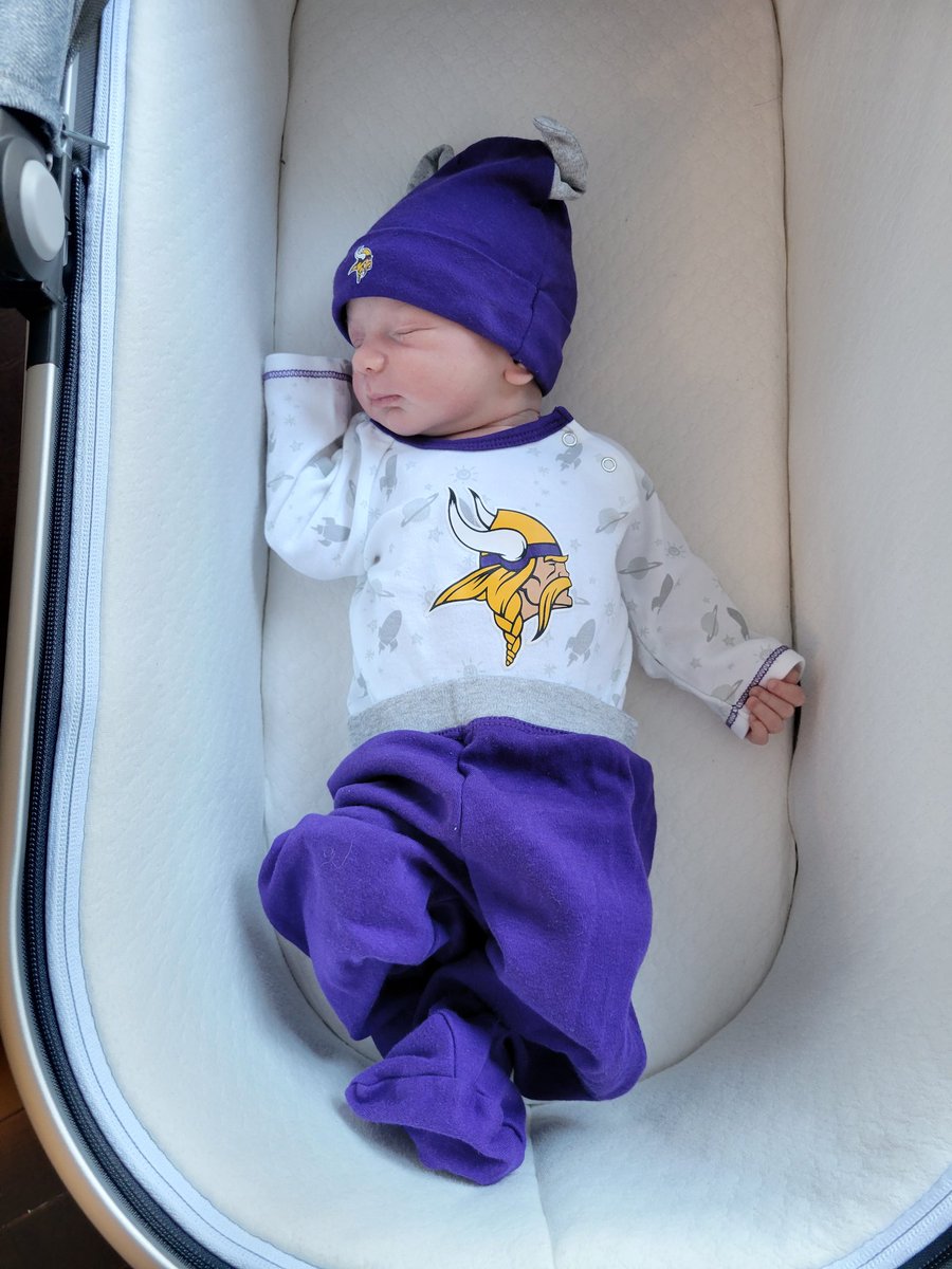 #SKOL    #NFLPlayoffs <a href="/Vikings/">Minnesota Vikings</a> let's gooooo Boyz!!!