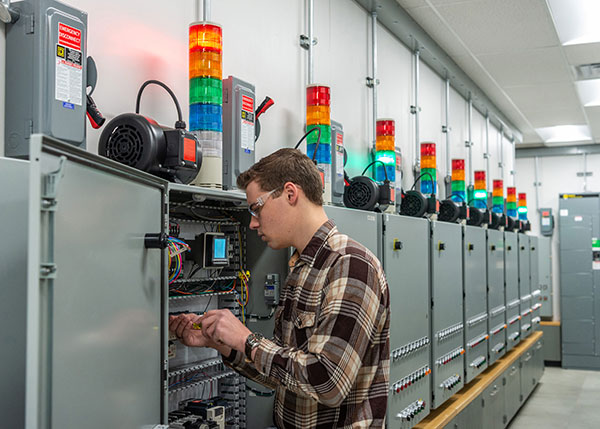 PennCollege's tweet photo. Feeling grateful for partners like the @PPLCorp Foundation. Their recent grant will give 64 high school students the opportunity to explore careers in the electrical industry in their Pathways to Energy Management Careers series offered this fall. #PCTGrateful #electricalcareers https://t.co/dF4O3Y5Kdp