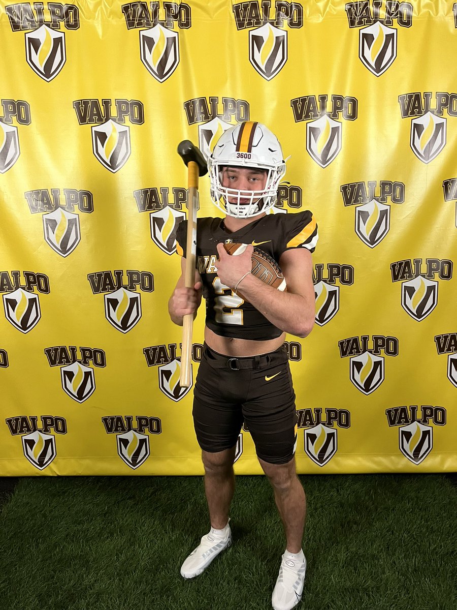 I had an amazing time this weekend at Valparaiso on my official visit! Thank you <a href="/CoachWillFlem/">Will Fleming</a> <a href="/CoachLFox/">Landon Fox</a> <a href="/Coach_RJG/">RJ Ghilarducci</a> <a href="/CoachLutgens/">Andrew Lutgens</a> <a href="/valpoufootball/">Valpo Football</a> <a href="/valpoathletics/">Valpo Athletics</a>