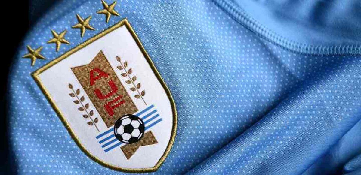 Joaquinlares_'s tweet photo. [Hilo] Hace mucho tiempo he notado que hay mucha desinformación y mucha opinión errónea al respecto de los títulos mundiales de Uruguay, es por ello que decidí hacer este hilo.

¿Por que Uruguay es 4 veces campeón del mundo? Abro hilo: https://t.co/vCxdBxrYmX