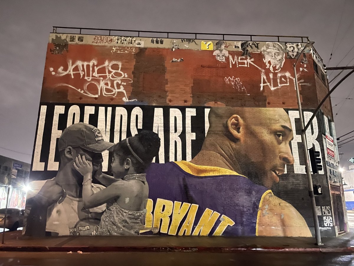lakeshowstandup's tweet photo. #LegendsAreForever https://t.co/no3ay5mSTb